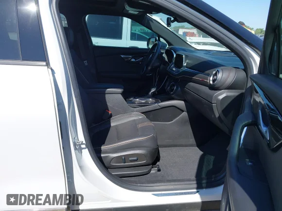 ✅ 2022 Chevrolet Blazer Premier • VIN: 3GNKBFRS8NS159382 • Lot: 42031038. Wystawiony na IAAI z przebiegiem 65 055 mil. Bezpłatny archiwum sprzedaży aukcyjnych z USA i szczegółowy raport historii pojazdu na DreamBid. Zdjęcie 5.