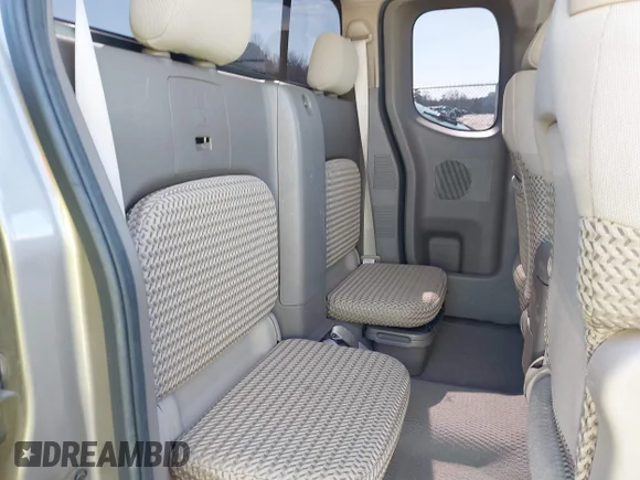 ✅ 2008 Nissan Frontier SE • VIN: 1N6AD06U88C404772 • Lot: 44334511. Wystawiony na IAAI z przebiegiem 103 293 mil. Bezpłatny archiwum sprzedaży aukcyjnych z USA i szczegółowy raport historii pojazdu na DreamBid. Zdjęcie 8.