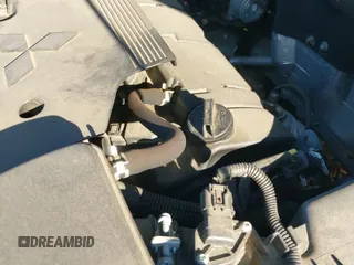 ✅ 2018 Mitsubishi Outlander SE • VIN: JA4AD3A39JZ016921 • Lot: 43606318. Listed on IAAI with 49,942 mi. Free auction sales archive from the USA and detailed vehicle history report at DreamBid. Image 20.