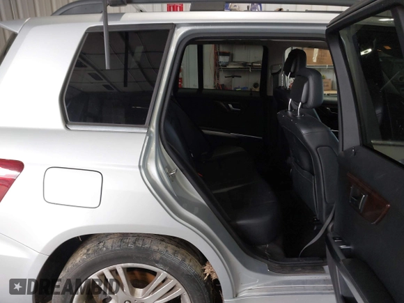 ✅ 2013 Mercedes-Benz GLK 350 • VIN: WDCGG8JB7DG061751 • Lot: 44545165. Wystawiony na IAAI z przebiegiem 159 452 mil. Bezpłatny archiwum sprzedaży aukcyjnych z USA i szczegółowy raport historii pojazdu na DreamBid. Zdjęcie 8.