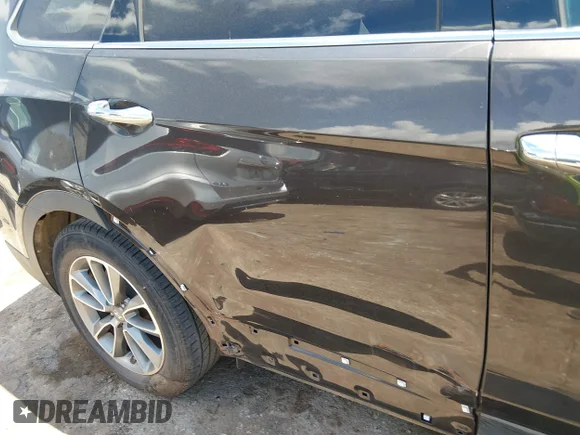 ✅ 2017 Hyundai Santa Fe SE • VIN: KM8SM4HF5HU168486 • Lot: 45612862. Wystawiony na IAAI z przebiegiem 129 450 mil. Bezpłatny archiwum sprzedaży aukcyjnych z USA i szczegółowy raport historii pojazdu na DreamBid. Zdjęcie 6.