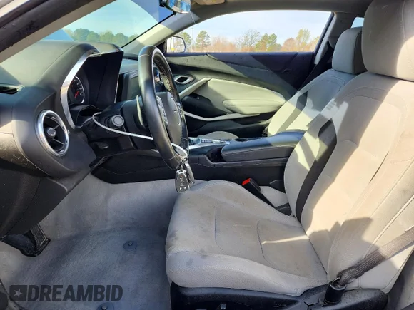 ✅ 2018 Chevrolet Camaro 1LT • VIN: 1G1FB1RS8J0137292 • Lot: 77519225. Wystawiony na Copart z przebiegiem 74 311 mil. Bezpłatny archiwum sprzedaży aukcyjnych z USA i szczegółowy raport historii pojazdu na DreamBid. Zdjęcie 7.