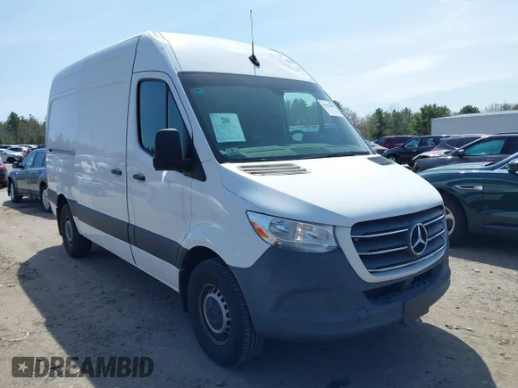 ✅ 2019 Mercedes-Benz Sprinter Cargo • VIN: WD3PF0CD4KT003734 • Лот: 41992890. Опубликован ранее на IAAI с пробегом 68 378 миль. Бесплатный доступ к архиву аукционных продаж из США и подробный отчёт об истории автомобиля на DreamBid. Изображение 1.