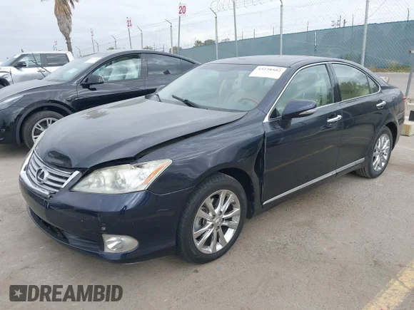✅ 2010 Lexus ES 330 • VIN: JTHBK1EG0A2376183 • Lot: 45238502. Wystawiony na IAAI z przebiegiem 103 695 mil. Bezpłatny archiwum sprzedaży aukcyjnych z USA i szczegółowy raport historii pojazdu na DreamBid. Zdjęcie 2.