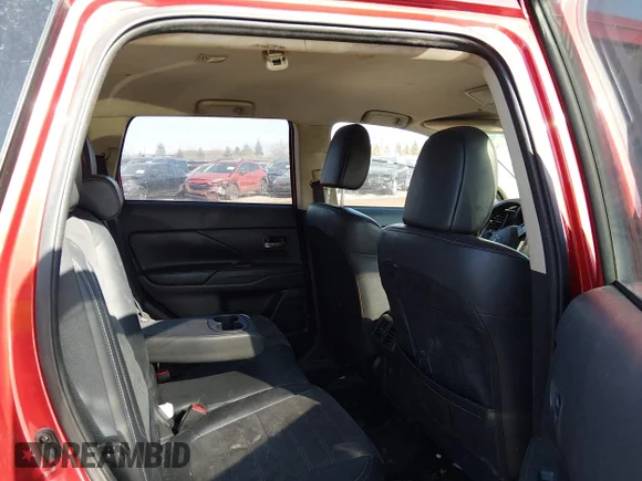 ✅ 2019 Mitsubishi Outlander SE • VIN: JA4AD3A36KZ043835 • Lot: 44364642. Wystawiony na IAAI z przebiegiem 178 802 mil. Bezpłatny archiwum sprzedaży aukcyjnych z USA i szczegółowy raport historii pojazdu na DreamBid. Zdjęcie 8.