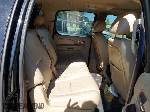 ✅ 2011 Cadillac Escalade ESV Premium • VIN: 1GYS4JEFXBR102267 • Lot: 43384588. Wystawiony na IAAI z przebiegiem 128 779 mil. Bezpłatny archiwum sprzedaży aukcyjnych z USA i szczegółowy raport historii pojazdu na DreamBid. Zdjęcie 8.