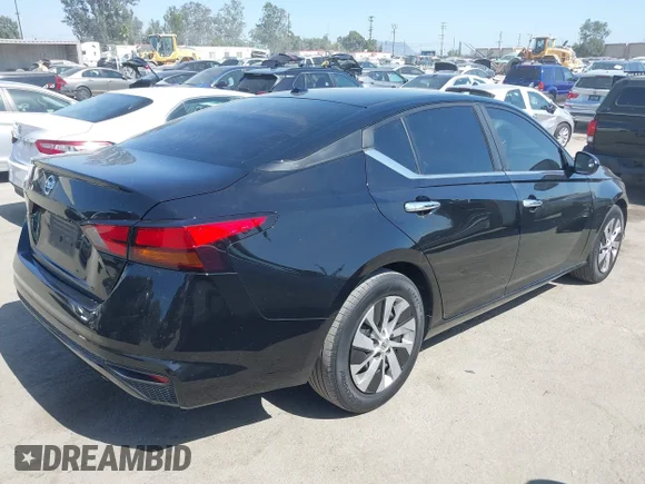 ✅ 2020 Nissan Altima S • VIN: 1N4BL4BV9LC238731 • Lot: 45183208. Wystawiony na IAAI z przebiegiem 89 046 mil. Bezpłatny archiwum sprzedaży aukcyjnych z USA i szczegółowy raport historii pojazdu na DreamBid. Zdjęcie 4.