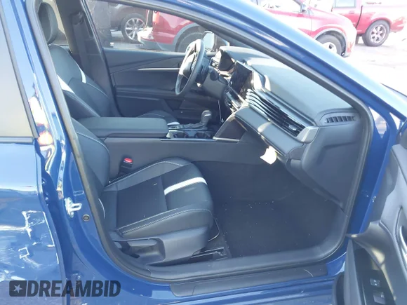 ✅ 2025 Toyota Camry SE • VIN: 4T1DAACKXSU207553 • Lot: 44166255. Wystawiony na IAAI z przebiegiem 4 703 mil. Bezpłatny archiwum sprzedaży aukcyjnych z USA i szczegółowy raport historii pojazdu na DreamBid. Zdjęcie 5.