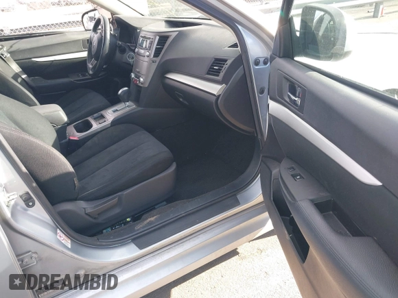 ✅ 2013 Subaru Legacy Premium • VIN: 4S3BMCC60D3011891 • Lot: 44333197. Wystawiony na IAAI z przebiegiem 164 245 mil. Bezpłatny archiwum sprzedaży aukcyjnych z USA i szczegółowy raport historii pojazdu na DreamBid. Zdjęcie 5.