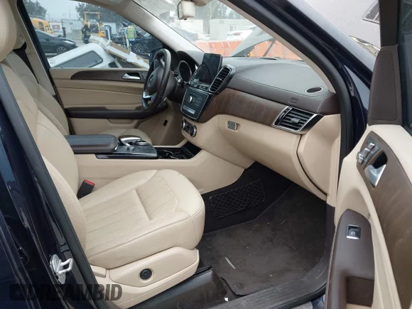 ✅ 2017 Mercedes-Benz GLS 450 • VIN: 4JGDF6EE5HA954445 • Lot: 45397391. Wystawiony na IAAI z przebiegiem 118 848 mil. Bezpłatny archiwum sprzedaży aukcyjnych z USA i szczegółowy raport historii pojazdu na DreamBid. Zdjęcie 5.