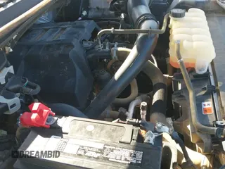 ✅ 2018 Ford F-150 XL • VIN: 1FTEW1CP8JKF74581 • Lot: 43711309. Wystawiony na IAAI z przebiegiem 55 449 mil. Bezpłatny archiwum sprzedaży aukcyjnych z USA i szczegółowy raport historii pojazdu na DreamBid. Zdjęcie 12.