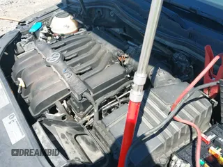 ✅ 2013 Volkswagen CC Executive • VIN: WVWGU7AN0DE555948 • Лот: 43101933. Опубликован ранее на IAAI с пробегом 184 060 миль. Бесплатный доступ к архиву аукционных продаж из США и подробный отчёт об истории автомобиля на DreamBid. Изображение 19.