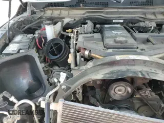 ✅ 2018 Ram 3500 Laramie • VIN: 3C63RRJL8JG339349 • Lot: 65555065. Wystawiony na Copart z przebiegiem 109 400 mil. Bezpłatny archiwum sprzedaży aukcyjnych z USA i szczegółowy raport historii pojazdu na DreamBid. Zdjęcie 16.