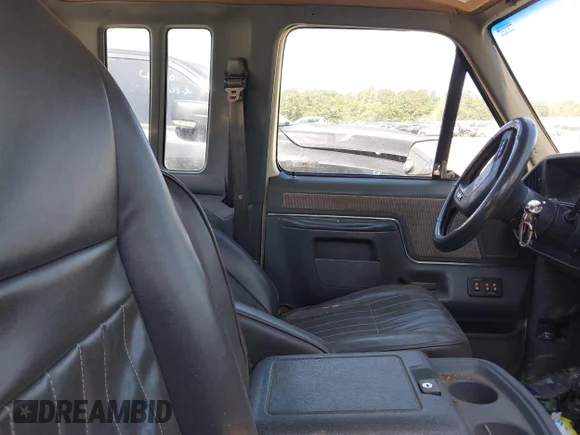 ✅ 1991 Ford F-150 • VIN: 1FTEX14H6MKA12316 • Lot: 45134585. Wystawiony na IAAI z przebiegiem 698 771 mil. Bezpłatny archiwum sprzedaży aukcyjnych z USA i szczegółowy raport historii pojazdu na DreamBid. Zdjęcie 5.