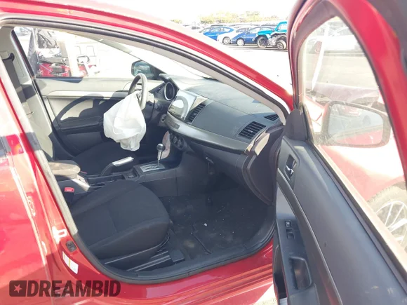 ✅ 2015 Mitsubishi Lancer SE • VIN: JA32V2FW7FU024779 • Lot: 40681839. Wystawiony na IAAI z przebiegiem Nie podano. Bezpłatny archiwum sprzedaży aukcyjnych z USA i szczegółowy raport historii pojazdu na DreamBid. Zdjęcie 5.