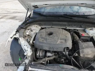 ✅ 2019 Volvo XC60 Momentum • VIN: YV4A22RK4K1309737 • Lot: 70040445. Listed on Copart with 64,038 mi. Free auction sales archive from the USA and detailed vehicle history report at DreamBid. Image 17.