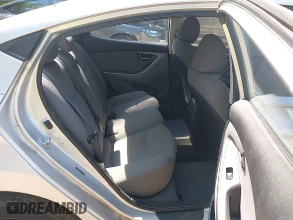 ✅ 2016 Hyundai Elantra SE • VIN: 5NPDH4AE0GH784639 • Lot: 45154961. Wystawiony na IAAI z przebiegiem 129 367 mil. Bezpłatny archiwum sprzedaży aukcyjnych z USA i szczegółowy raport historii pojazdu na DreamBid. Zdjęcie 8.