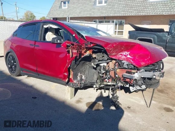 ✅ 2025 Tesla Model X • VIN: 7SAXCBE53SF464400 • Лот: 43583243. Опубліковано раніше на IAAI з пробігом Не вказано. Безкоштовний доступ до архіву аукціонних продажів зі США та докладний звіт про історію автомобіля на DreamBid. Зображення 1.