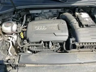 ✅ 2019 Audi Q3 S line Premium • VIN: WA1DECF35K1083132 • Lot: 50320655. Wystawiony na Copart z przebiegiem 82 137 mil. Bezpłatny archiwum sprzedaży aukcyjnych z USA i szczegółowy raport historii pojazdu na DreamBid. Zdjęcie 13.