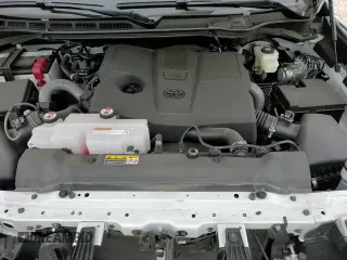 ✅ 2025 Toyota Tundra SR • VIN: 5TFKB5AA5SX044285 • Лот: 50543045. Опубликован ранее на Copart с пробегом 5 928 миль. Бесплатный доступ к архиву аукционных продаж из США и подробный отчёт об истории автомобиля на DreamBid. Изображение 16.