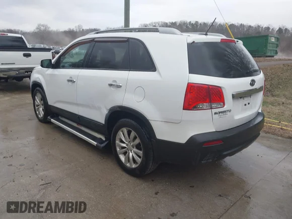 ✅ 2011 Kia Sorento LX • VIN: 5XYKT4A24BG116077 • Lot: 44093991. Wystawiony na IAAI z przebiegiem 183 569 mil. Bezpłatny archiwum sprzedaży aukcyjnych z USA i szczegółowy raport historii pojazdu na DreamBid. Zdjęcie 3.
