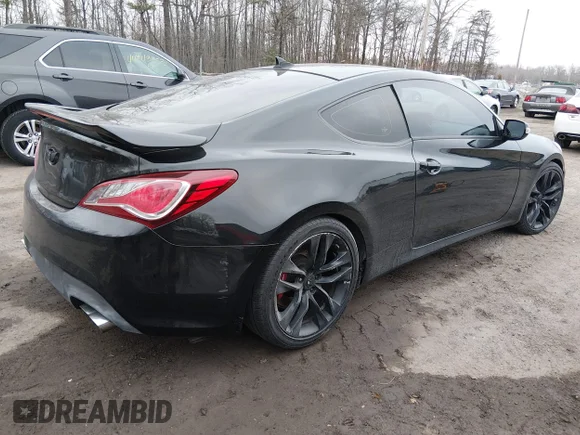 ✅ 2013 Hyundai Genesis Coupe Track • VIN: KMHHU6KJXDU108460 • Lot: 44381468. Wystawiony na IAAI z przebiegiem 209 100 mil. Bezpłatny archiwum sprzedaży aukcyjnych z USA i szczegółowy raport historii pojazdu na DreamBid. Zdjęcie 4.
