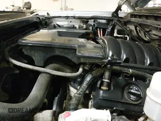 ✅ 2018 GMC Sierra 1500 SLE • VIN: 1GTV2MEC0JZ305098 • Lot: 43070145. Wystawiony na IAAI z przebiegiem 130 988 mil. Bezpłatny archiwum sprzedaży aukcyjnych z USA i szczegółowy raport historii pojazdu na DreamBid. Zdjęcie 19.