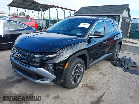✅ 2025 Hyundai Tucson SEL Convenience • VIN: 3KMJCCDE4SE002862 • Lot: 43662625. Wystawiony na IAAI z przebiegiem 19 247 mil. Bezpłatny archiwum sprzedaży aukcyjnych z USA i szczegółowy raport historii pojazdu na DreamBid. Zdjęcie 2.