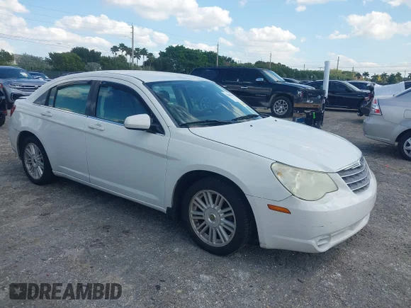 ✅ 2007 Chrysler Sebring Touring • VIN: 1C3LC56K37N533469 • Lot: 42001566. Wystawiony na IAAI z przebiegiem 187 698 mil. Bezpłatny archiwum sprzedaży aukcyjnych z USA i szczegółowy raport historii pojazdu na DreamBid. Zdjęcie 1.