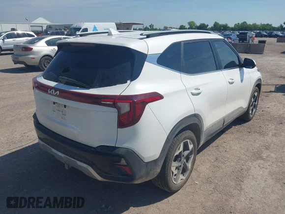 ✅ 2024 Kia Seltos EX • VIN: KNDER2AA0R7490474 • Лот: 45106581. Опубліковано раніше на IAAI з пробігом 46 339 миль. Безкоштовний доступ до архіву аукціонних продажів зі США та докладний звіт про історію автомобіля на DreamBid. Зображення 4.