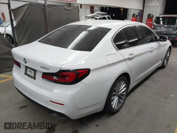 ✅ 2023 BMW 5 Series 530i • VIN: WBA53BH04PWY01726 • Lot: 44022758. Wystawiony na IAAI z przebiegiem 38 255 mil. Bezpłatny archiwum sprzedaży aukcyjnych z USA i szczegółowy raport historii pojazdu na DreamBid. Zdjęcie 4.