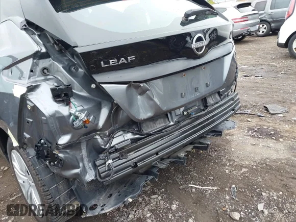 ✅ 2023 Nissan LEAF S • VIN: 1N4AZ1BV1PC555210 • Lot: 43309562. Wystawiony na IAAI z przebiegiem 26 370 mil. Bezpłatny archiwum sprzedaży aukcyjnych z USA i szczegółowy raport historii pojazdu na DreamBid. Zdjęcie 6.