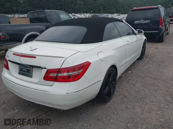 ✅ 2011 Mercedes-Benz E 350 • VIN: WDDKK5GF7BF116019 • Лот: 42946841. Опубликован ранее на IAAI с пробегом 124 756 миль. Бесплатный доступ к архиву аукционных продаж из США и подробный отчёт об истории автомобиля на DreamBid. Изображение 4.