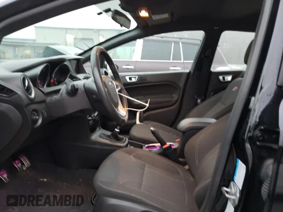 ✅ 2019 Ford Fiesta ST • VIN: 3FADP4GX8KM153433 • Lot: 35864853. Wystawiony na Copart z przebiegiem 45 917 mil. Bezpłatny archiwum sprzedaży aukcyjnych z USA i szczegółowy raport historii pojazdu na DreamBid. Zdjęcie 7.