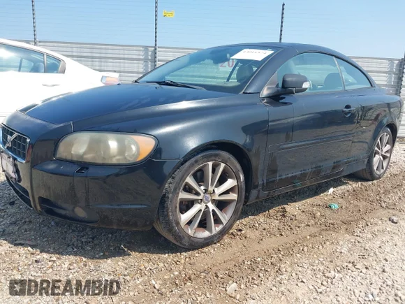 ✅ 2010 Volvo C70 • VIN: YV1672MCXAJ091421 • Лот: 43011574. Опубліковано раніше на IAAI з пробігом 162 383 миль. Безкоштовний доступ до архіву аукціонних продажів зі США та докладний звіт про історію автомобіля на DreamBid. Зображення 2.