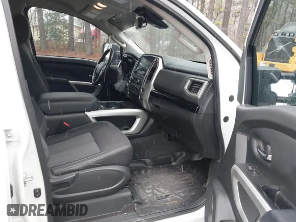 ✅ 2021 Nissan Titan Pro-4X • VIN: 1N6AA1ED3MN507886 • Lot: 41533292. Wystawiony na IAAI z przebiegiem 95 947 mil. Bezpłatny archiwum sprzedaży aukcyjnych z USA i szczegółowy raport historii pojazdu na DreamBid. Zdjęcie 5.