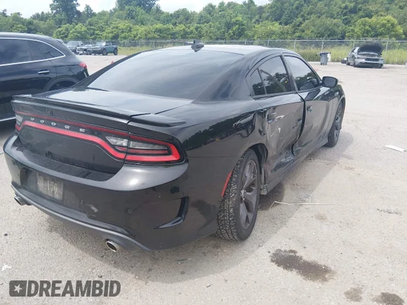 ✅ 2018 Dodge Charger SXT Plus • VIN: 2C3CDXHG3JH218043 • Lot: 45321768. Wystawiony na IAAI z przebiegiem 173 911 mil. Bezpłatny archiwum sprzedaży aukcyjnych z USA i szczegółowy raport historii pojazdu na DreamBid. Zdjęcie 4.