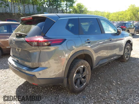 ✅ 2025 Nissan Rogue SV • VIN: 5N1BT3BB0SC850871 • Lot: 45232307. Wystawiony na IAAI z przebiegiem 11 517 mil. Bezpłatny archiwum sprzedaży aukcyjnych z USA i szczegółowy raport historii pojazdu na DreamBid. Zdjęcie 4.