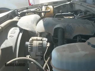 ✅ 2004 Chevrolet Silverado 2500HD LS • VIN: 1GCHK29U64E347985 • Lot: 43203803. Wystawiony na IAAI z przebiegiem 137 012 mil. Bezpłatny archiwum sprzedaży aukcyjnych z USA i szczegółowy raport historii pojazdu na DreamBid. Zdjęcie 18.