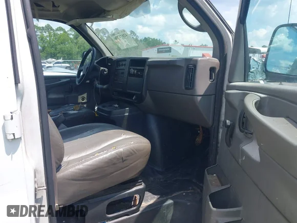 ✅ 2005 Chevrolet Express Cargo • VIN: 1GCFG15X651169264 • Лот: 42874796. Опубліковано раніше на IAAI з пробігом 158 131 миль. Безкоштовний доступ до архіву аукціонних продажів зі США та докладний звіт про історію автомобіля на DreamBid. Зображення 5.
