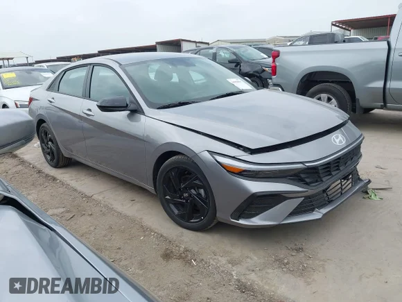 ✅ 2026 Hyundai Elantra SEL Sport • VIN: KMHLM4DG6TU122600 • Lot: 44958837. Wystawiony na IAAI z przebiegiem 6 219 mil. Bezpłatny archiwum sprzedaży aukcyjnych z USA i szczegółowy raport historii pojazdu na DreamBid. Zdjęcie 1.