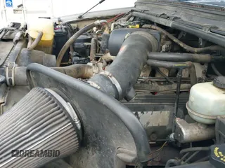 ✅ 2001 Ford F-250 XL • VIN: 1FTNX21S01EB08460 • Lot: 41890597. Wystawiony na IAAI z przebiegiem 218 302 mil. Bezpłatny archiwum sprzedaży aukcyjnych z USA i szczegółowy raport historii pojazdu na DreamBid. Zdjęcie 19.