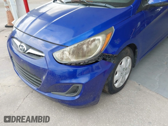 ✅ 2014 Hyundai Accent GLS • VIN: KMHCT4AE4EU642349 • Lot: 45226799. Wystawiony na IAAI z przebiegiem 135 448 mil. Bezpłatny archiwum sprzedaży aukcyjnych z USA i szczegółowy raport historii pojazdu na DreamBid. Zdjęcie 6.