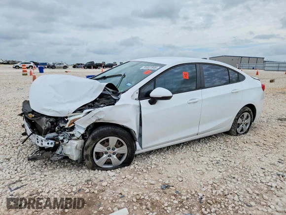 ✅ 2018 Chevrolet Cruze LS • VIN: 1G1BC5SM0J7101974 • Lot: 56807846. Wystawiony na Copart z przebiegiem 86 968 mil. Bezpłatny archiwum sprzedaży aukcyjnych z USA i szczegółowy raport historii pojazdu na DreamBid. Zdjęcie 1.