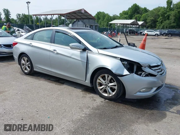 ✅ 2011 Hyundai Sonata Limited • VIN: 5NPEC4AC8BH303109 • Лот: 45312086. Опубліковано раніше на IAAI з пробігом 199 621 миль. Безкоштовний доступ до архіву аукціонних продажів зі США та докладний звіт про історію автомобіля на DreamBid. Зображення 1.