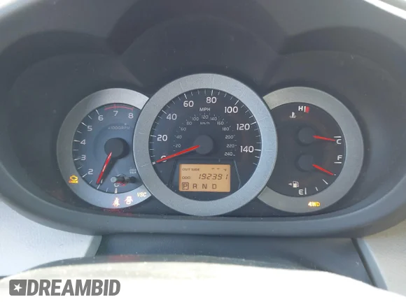✅ 2006 Toyota RAV4 Limited • VIN: JTMBK31VX66009521 • Lot: 44343073. Wystawiony na IAAI z przebiegiem 192 391 mil. Bezpłatny archiwum sprzedaży aukcyjnych z USA i szczegółowy raport historii pojazdu na DreamBid. Zdjęcie 7.
