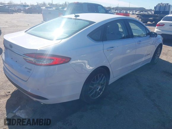✅ 2018 Ford Fusion SE • VIN: 3FA6P0LU7JR261170 • Lot: 44146836. Wystawiony na IAAI z przebiegiem 221 799 mil. Bezpłatny archiwum sprzedaży aukcyjnych z USA i szczegółowy raport historii pojazdu na DreamBid. Zdjęcie 4.