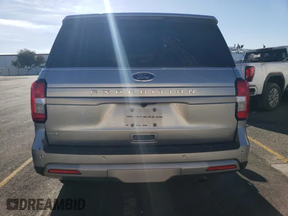 ✅ 2024 Ford Expedition XLT • VIN: 1FMJU1J89REA24120 • Лот: 79137384. Опубликован ранее на Copart с пробегом 19 378 миль. Бесплатный доступ к архиву аукционных продаж из США и подробный отчёт об истории автомобиля на DreamBid. Изображение 6.