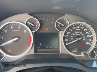 ✅ 2014 Toyota Tundra SR5 • VIN: 5TFDW5F10EX377858 • Лот: 92517255. Опубликован ранее на Copart с пробегом 221 275 миль. Бесплатный доступ к архиву аукционных продаж из США и подробный отчёт об истории автомобиля на DreamBid. Изображение 11.