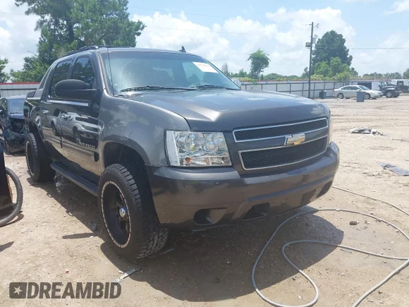 ✅ 2011 Chevrolet Avalanche LS • VIN: 3GNMCEE09BG192281 • Лот: 42532358. Опубликован ранее на IAAI с пробегом 166 664 миль. Бесплатный доступ к архиву аукционных продаж из США и подробный отчёт об истории автомобиля на DreamBid. Изображение 1.